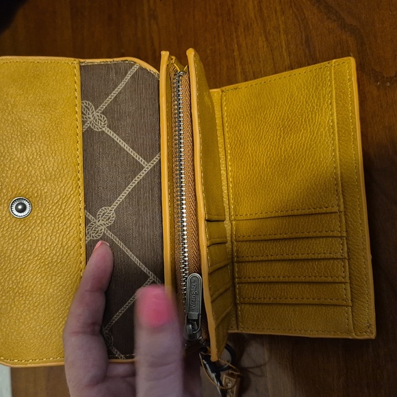 Nwt Wrangler Mustard Yellow Women's Wallet - Picture 5 of 10
